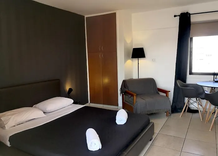 St Lazaros, Larnaca Center * Scala