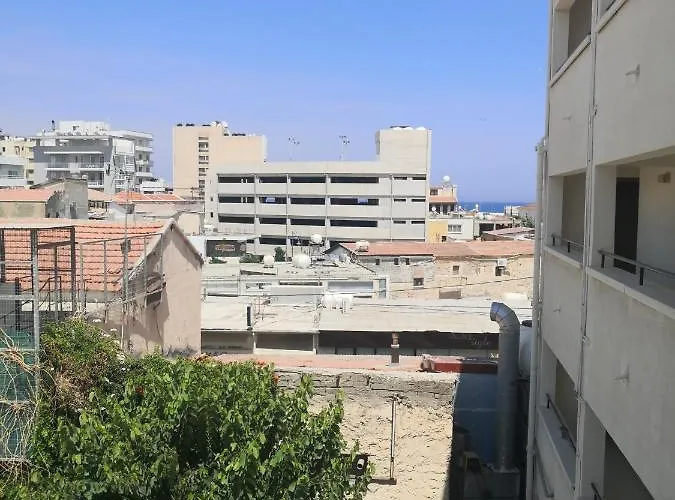 St Lazaros, Larnaca Center アパート Scala