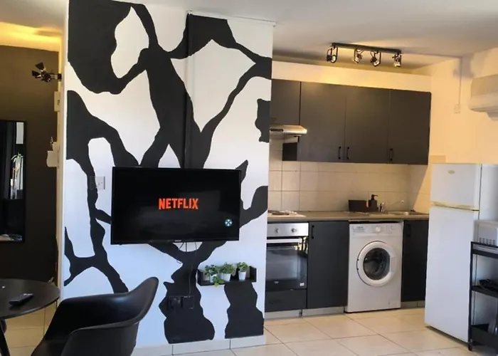 St Lazaros, Larnaca Center アパート